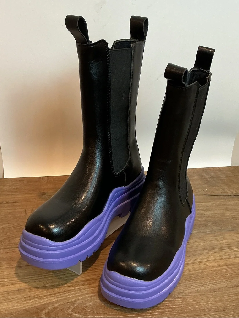 Women’s Black Chelsea Boots with Purple Platform chunky sole, EU 38